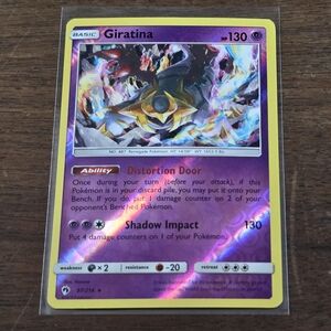 Pokemon Giratina #97 Sun & Moon Lost Thunder Reverse Holo Rare 97/214 Card